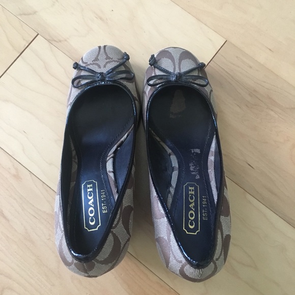 Coach - Picture 3 of 4